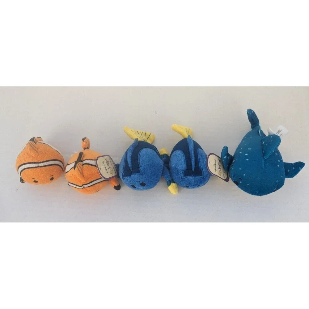 Nemo Hallmark Itty Bittys Disney Nemo X2, Dory X2, Whale shark Keep swimming